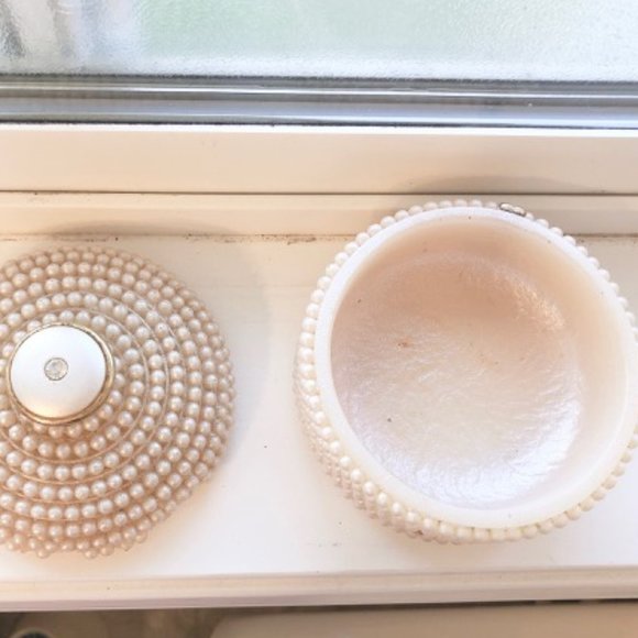 Pearl Jewelry Box / Case - Picture 11 of 15